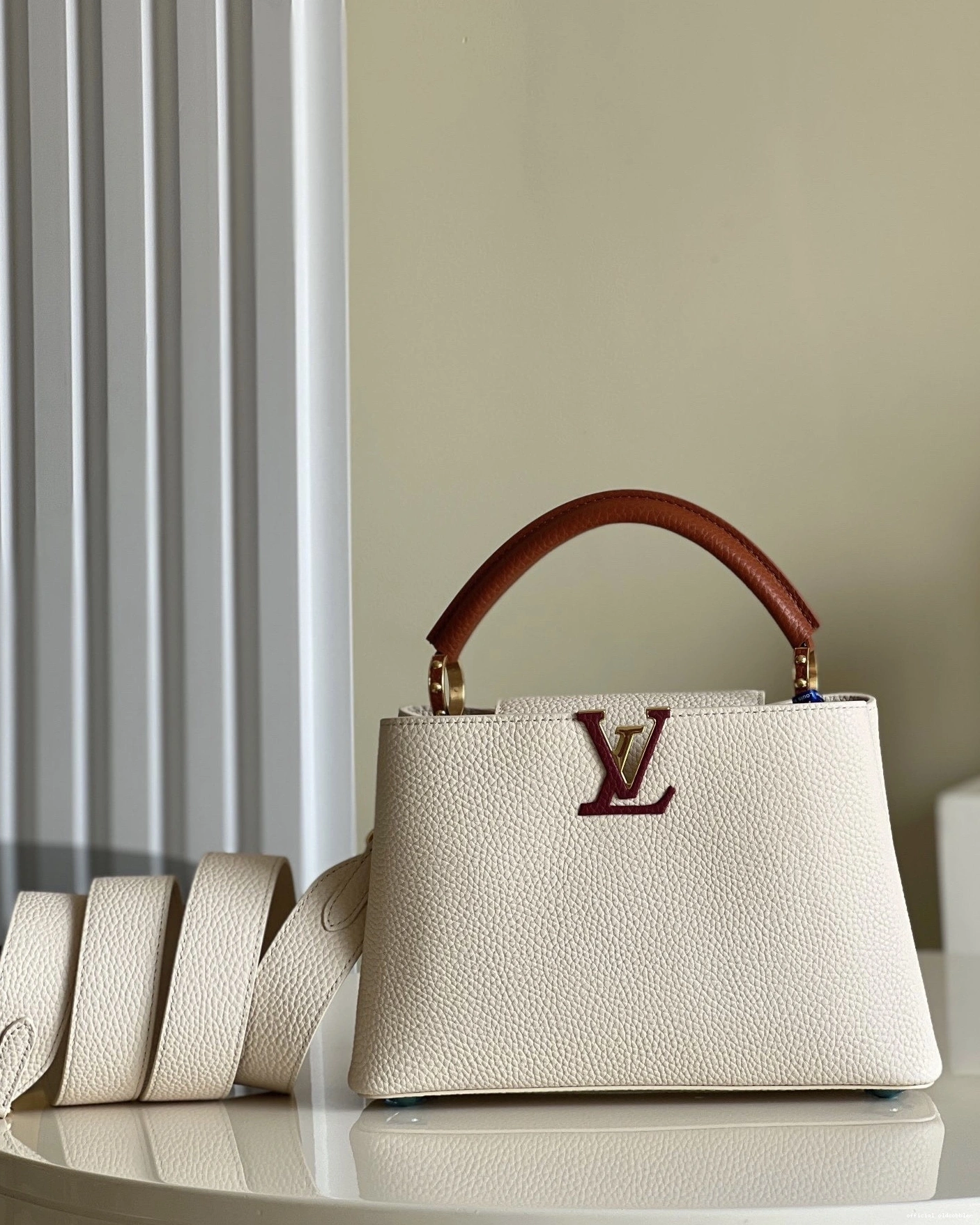 LOUIS CAPUCINES VUITTON BB 0819